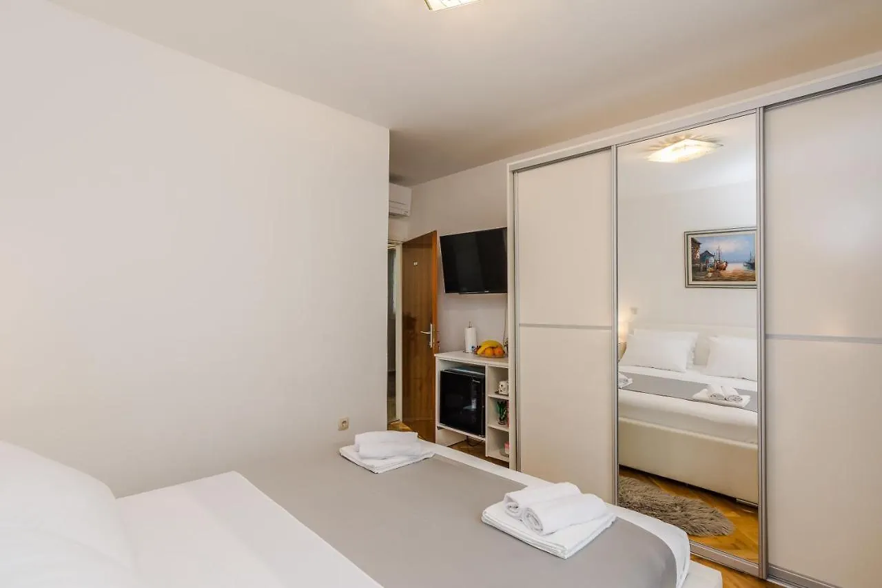 Neva Room With Private Bathroom Zadar 0*,